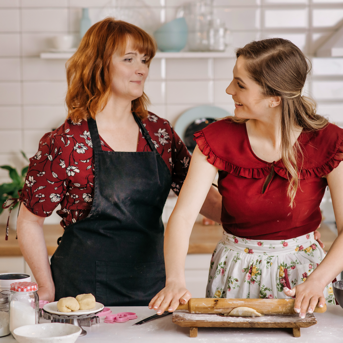 best-granddaughter-gift-buying-guide-tips-unique-personalized-new-grandma